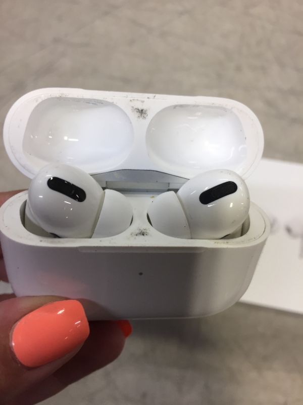 Photo 4 of Apple AirPods Pro True Wireless Bluetooth Headphones (1st Generation) with MagSafe