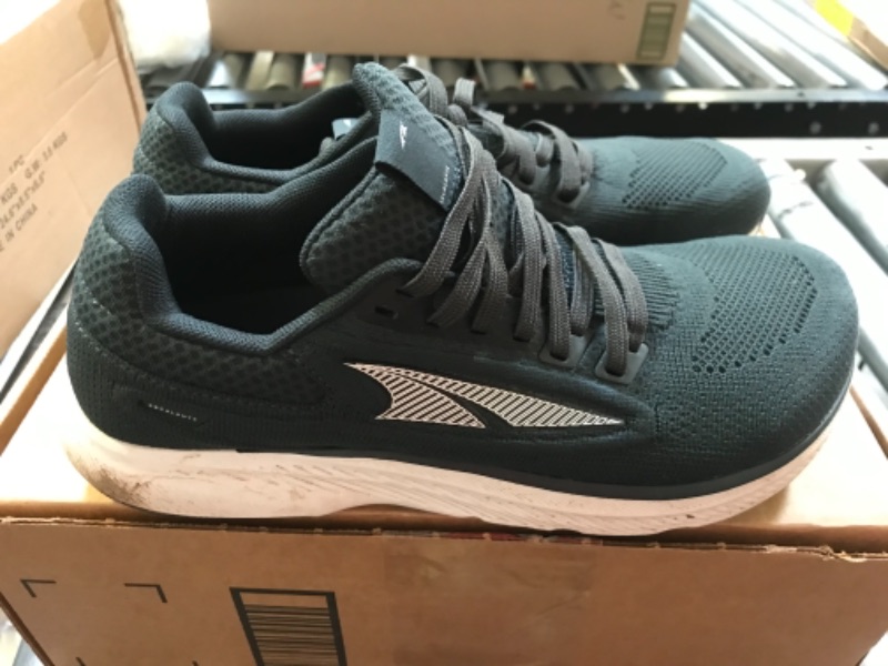 Photo 1 of ALTRA Women's AL0A7R71 Escalante 3 Road Running Shoe size 9 

