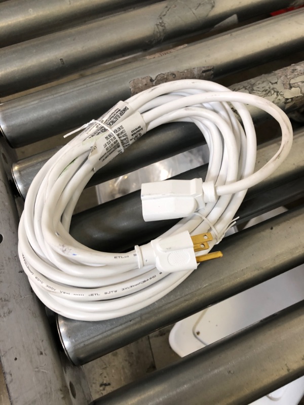 Photo 2 of Extension Cord, 16 Amps, 300V, 20 Feet, White