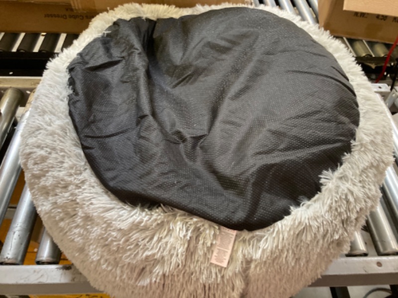 Photo 2 of 32" pet bed grey 