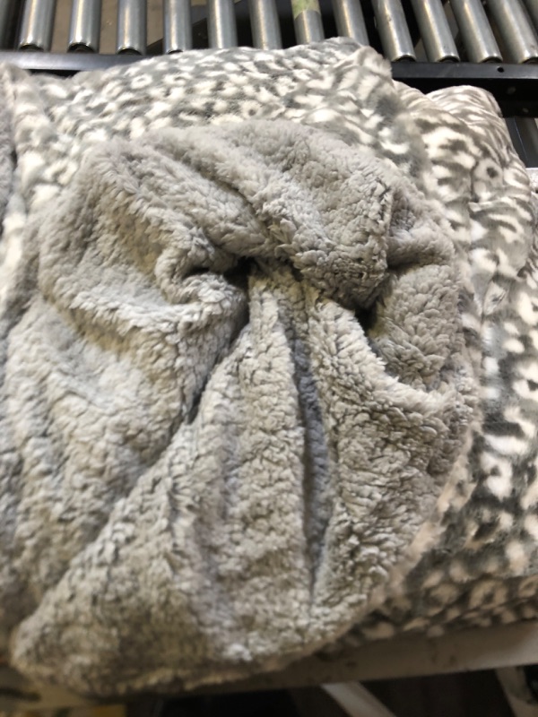 Photo 1 of 92x108inch soft furry/sherpa blanket