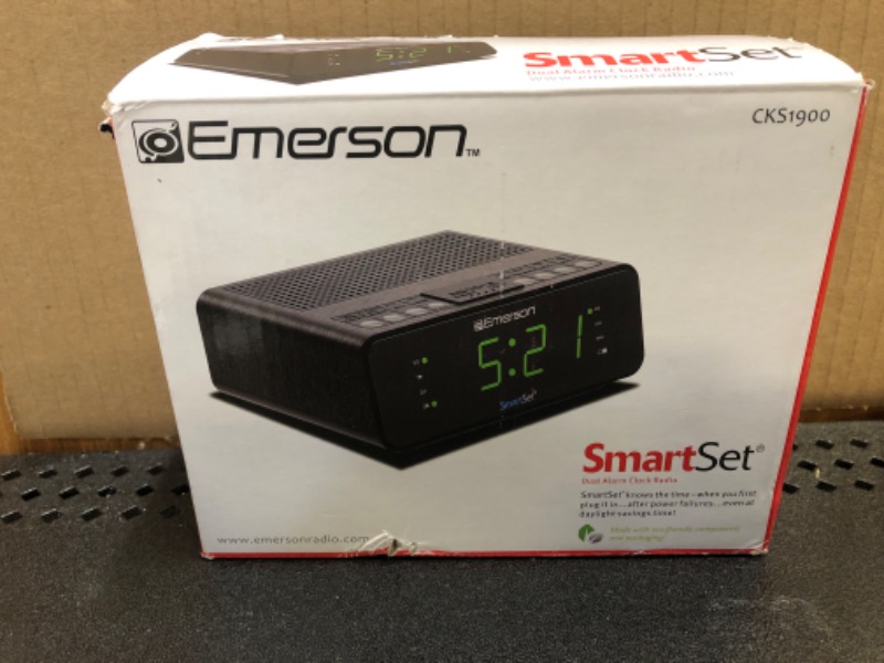 Photo 2 of Emerson SmartSet Alarm Clock Radio with AM/FM Radio, Dimmer, Sleep Timer and .9" LED Display, CKS1900 (Black)