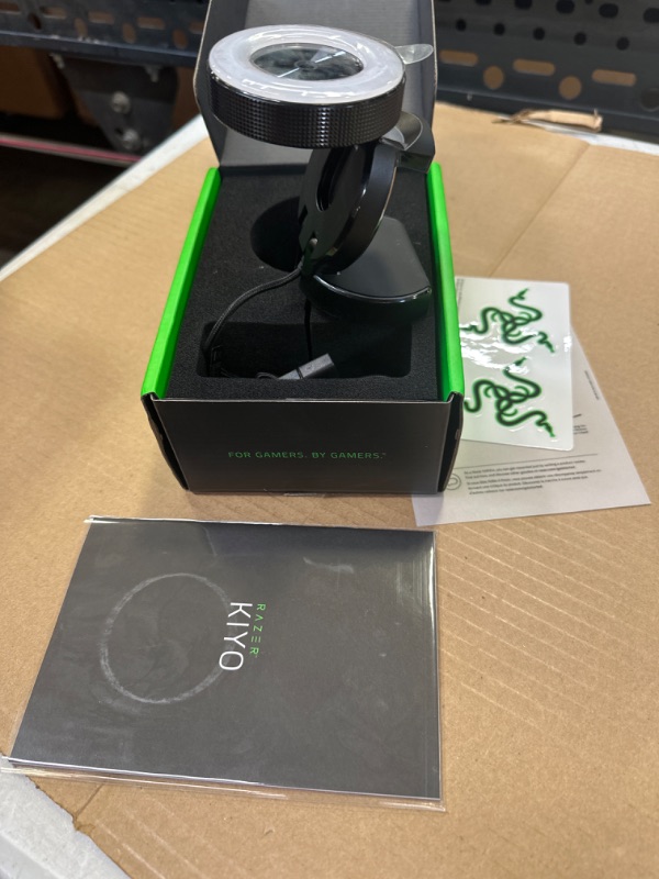 Photo 2 of Razer Kiyo Full HD 1080p 30 FPS / 720p 60 FPS Webcam + Seiren Mini USB Microphone: Streaming Bundle Webcam + Mic Kiyo