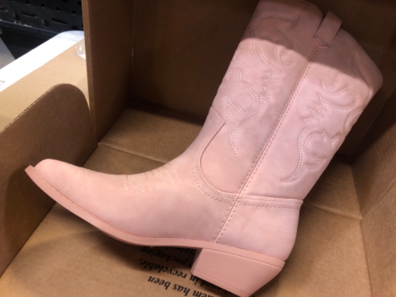 Photo 2 of  size 9--Women's Western Cowboy Boot
