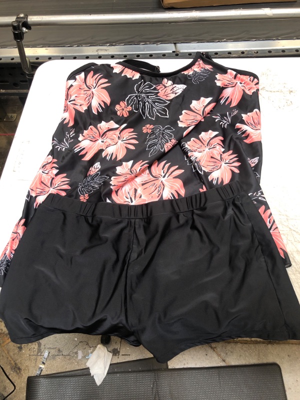 Photo 1 of 3XL WOMENS SWIMWEAR 