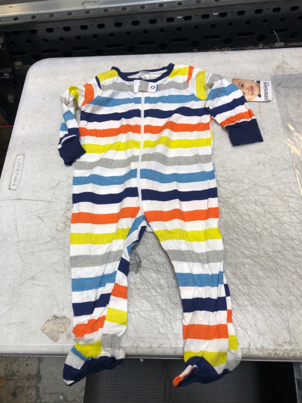 Photo 1 of Baby Onesie SIZE 6-9M