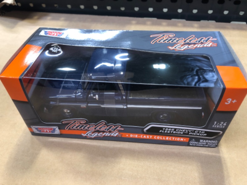 Photo 2 of 1966 Chevy C10 Fleetside Pickup Truck, Dark Blue - Motormax 73355 - 1/24 Scale Diecast Model Toy Car, unisex-children
