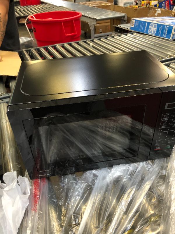 Photo 3 of 0.7 cu. ft. 700-Watt Countertop Microwave in Black