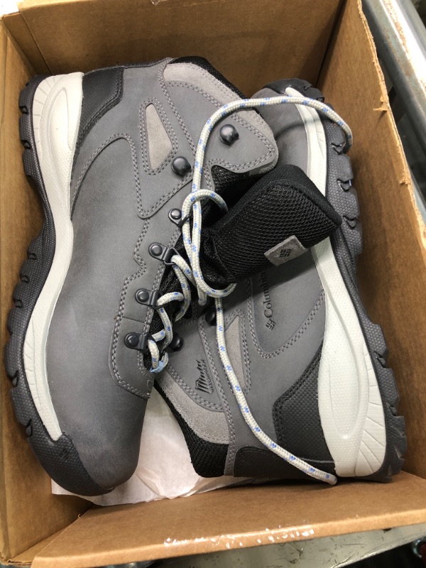 Photo 3 of Columbia Women's Newton Ridge Lightweight Waterproof Shoe Hiking Boot 11 Wide Quarry, Cool Wave