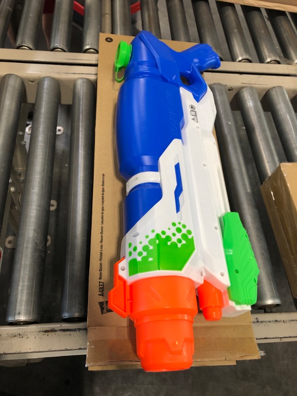 Photo 3 of Nerf Super Soaker Barrage Soaker (Amazon Exclusive)