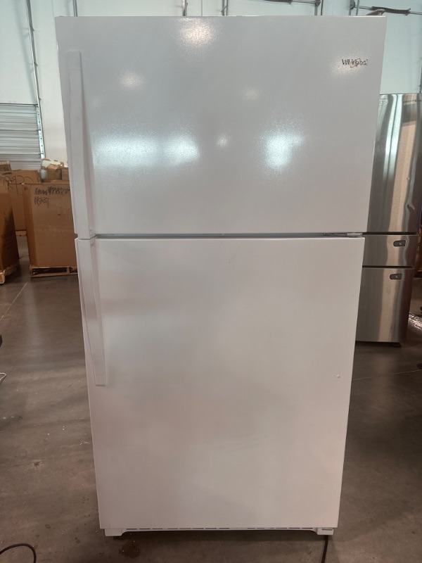 Photo 1 of Whirlpool 20.5-cu ft Top-Freezer Refrigerator (White)