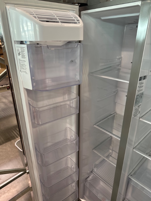 Photo 6 of Samsung 28-cu ft Smart Side-by-Side Refrigerator with Ice Maker (Fingerprint Resistant Stainless Steel)
