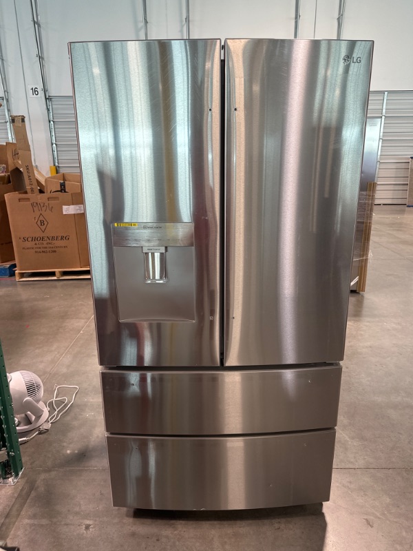 Photo 7 of LG External Water DIspenser 28.6-cu ft 4-Door French Door Refrigerator with Ice Maker (Stainless Steel) ENERGY STAR
