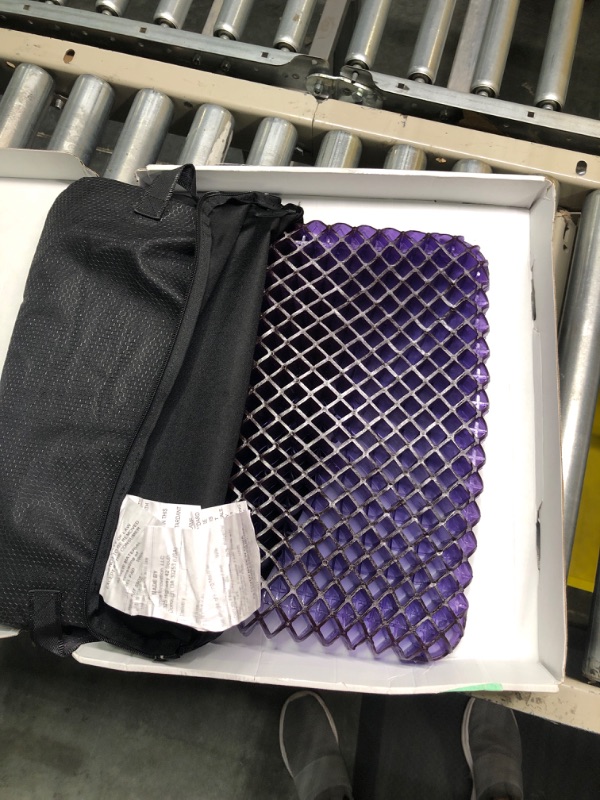 Photo 3 of Purple Royal Seat Cushion - Seat Cushion for The Car Or Office Chair - Temperature Neutral Grid

*looks new