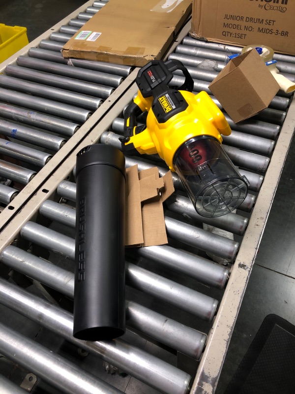 Photo 3 of DEWALT 60V MAX* FLEXVOLT Leaf Blower, Cordless, Handheld, 125-MPH, 600-CFM, Tool Only (DCBL772B)