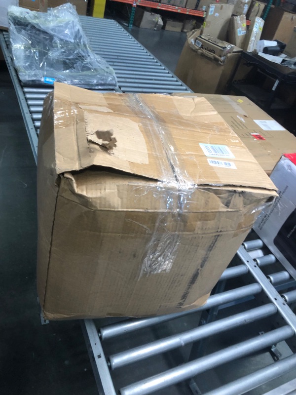 Photo 1 of RVMasking 600D Waterproof Pontoon Boat Cover with Motor Cover Marine Grade Pontoon Cover with 12 Adjustable tie Down Strap for Length: 21’-24’, Beam Width up to 102” 21'-24' Long, Beam Width up to 102in Gray