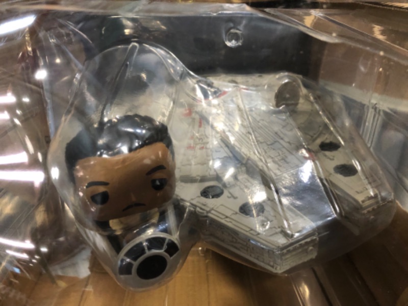 Photo 3 of Funko Pop! Ride Super Deluxe: Star Wars - Lando Calrissian in The Millenium Falcon (Shared Galactic Convention, Amazon Exclusive), Multicolor