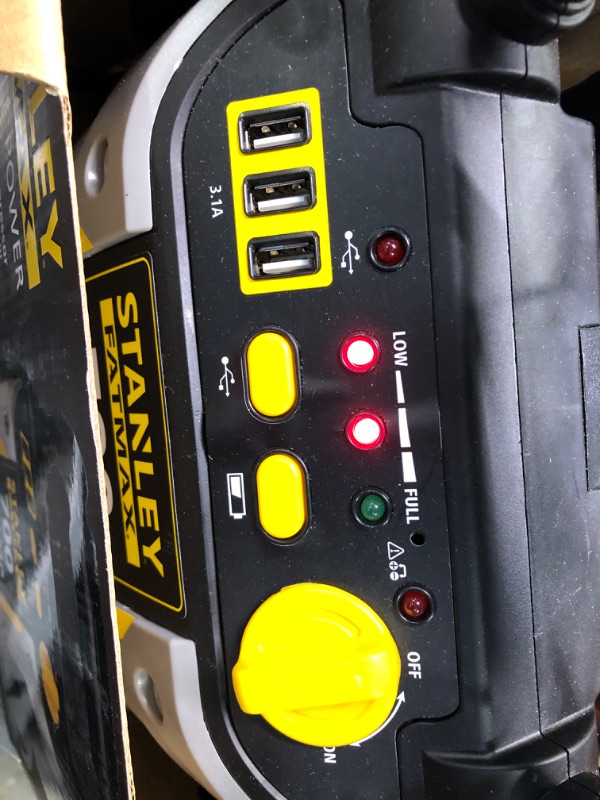 Photo 4 of STANLEY FATMAX J7CS Portable Power Station Jump Starter: 700 Peak/350 Instant Amps, 120 PSI Air Compressor, 3.1A USB Ports, Battery Clamps