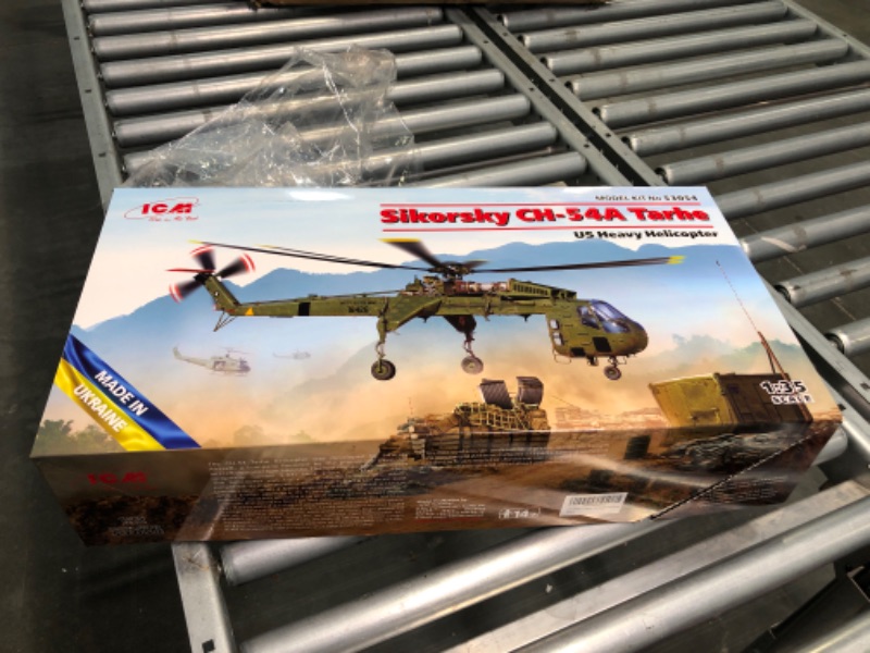 Photo 4 of ICM 53054 — Sikorsky CH-54A Tarhe, US Military Heavy Helicopter Model Kit — Plastic Model Kit in 1:35 Scale — Highly-Detailed Replica of The Original Sikorsky CH-54A Tarhe