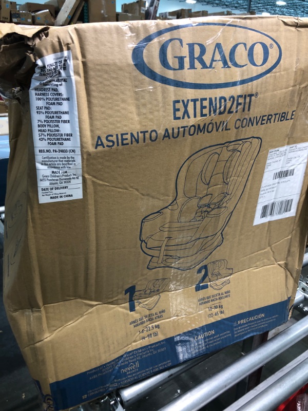 Photo 4 of Graco Extend2Fit Convertible Car Seat, Gotham
