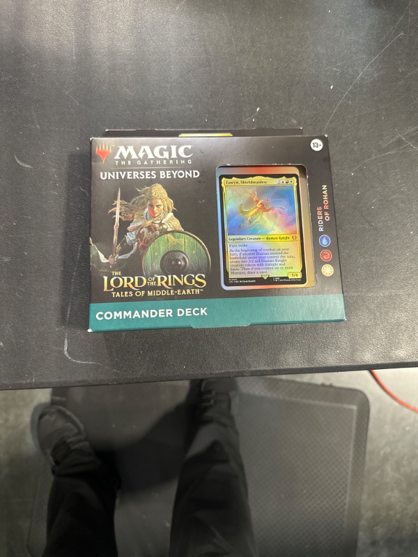 Photo 1 of Magic The Gathering The Lord of The Rings: Tales of Middle-Earth Commander Deck 