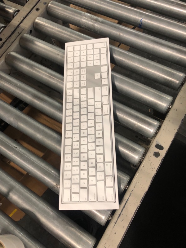 Photo 3 of Apple Magic Wireless Keyboard with Numeric Keypad - US English (Renewed)