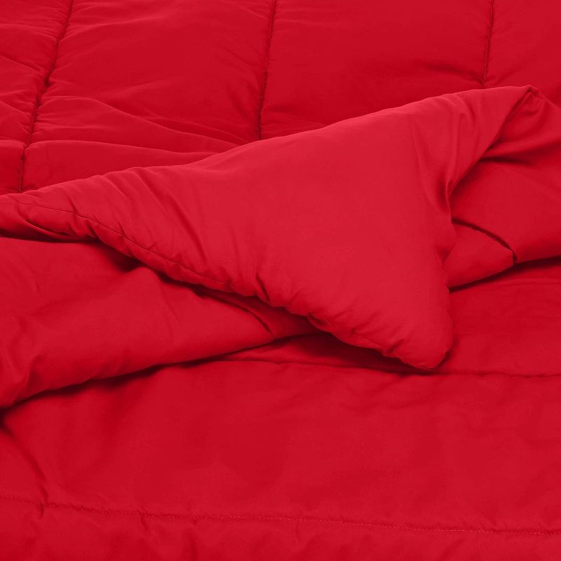 Photo 1 of Amazon basics comforter 90x90" Red 