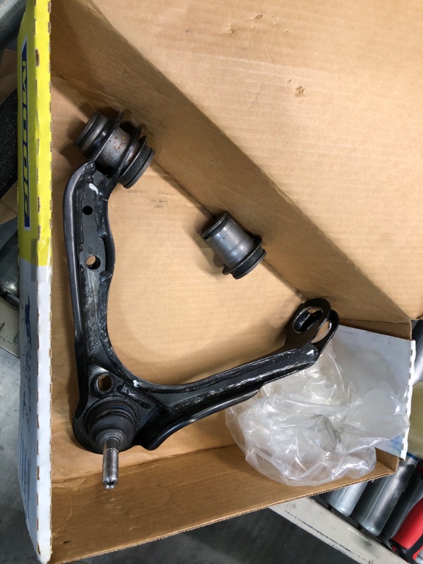 Photo 3 of MOOG RK80038 Suspension Control Arm and Ball Joint Assembly front right upper