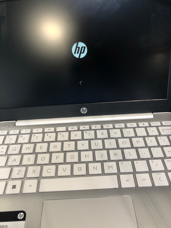 Photo 3 of HP Stream 11-ak1035nr 11.6" Laptop - Intel x5-E8000 1.04GHz/4GB RAM/32GB eMMC (Renewed)