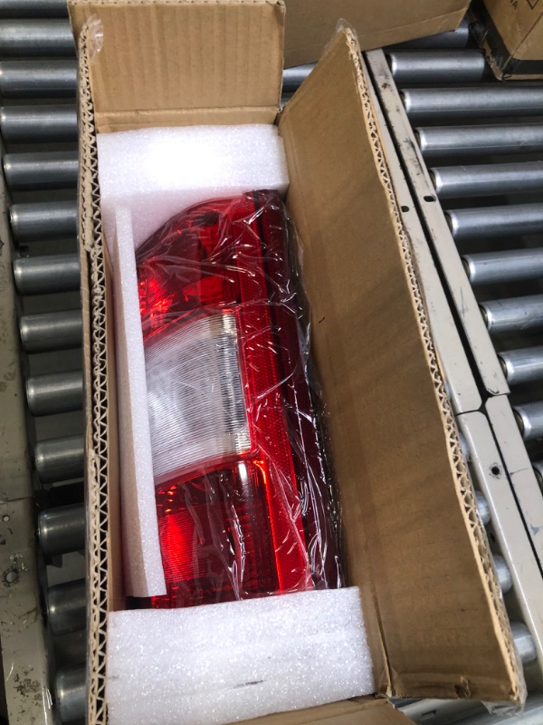 Photo 2 of Tail Light Rear Lamp Compatible With 2017-2019 Ford F250 F350 Super Duty without Blind Spot/LED Right Passenger Side Taillight Brake Signal Assembly with Bulb