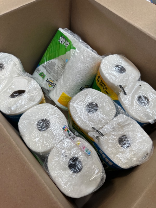 Photo 3 of Bounty Quick-Size Paper Towels, White, 10Family Rolls = 30 Regular Rolls (Packaging May Vary)