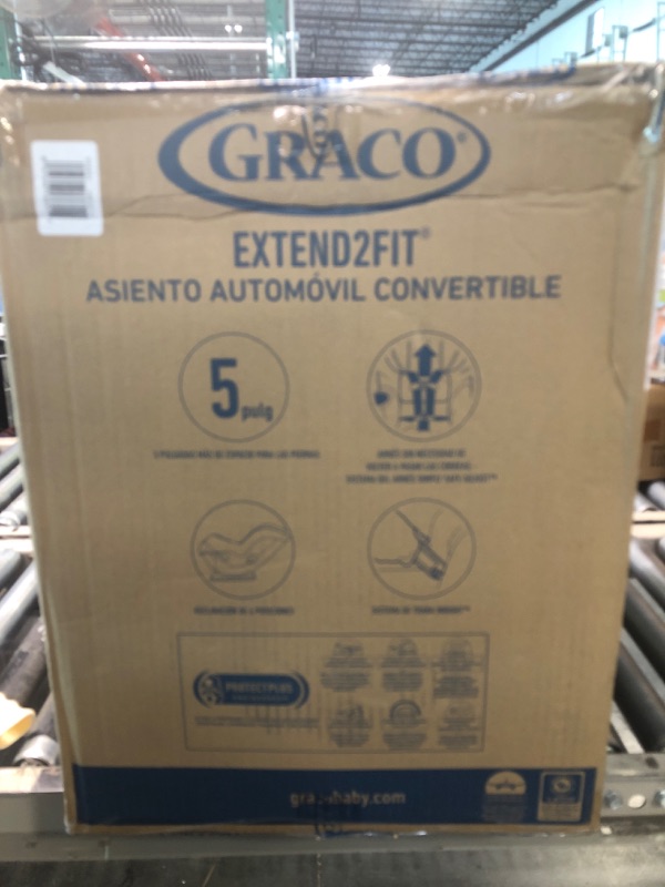 Photo 2 of Graco Extend2Fit Convertible Car Seat, Gotham