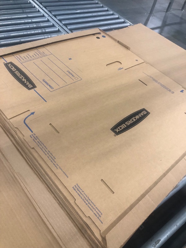 Photo 1 of Bankers Box SmoothMove Classic Moving Boxes, Large, 21 x 17 x 17 Inches, 5 Pack (7718201) & SmoothMove Classic Moving Kit Boxes, Tape-Free Assembly, 10 Pack (8816901) Large 5 Pack Moving Boxes + Moving Kit Boxes