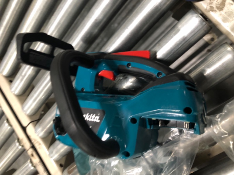 Photo 4 of Makita XCU06Z 18V LXT® Lithium-Ion Brushless Cordless 10" Top Handle Chain Saw, Tool Only