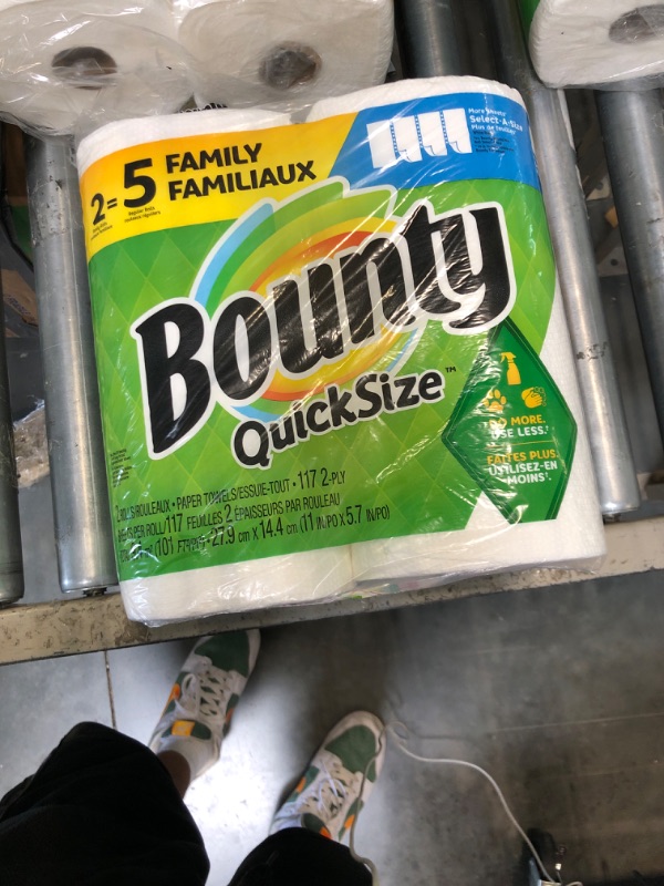 Photo 2 of Bounty Full Sheets Huge 2-Ply Paper Towels, Pack Of 2 Rolls