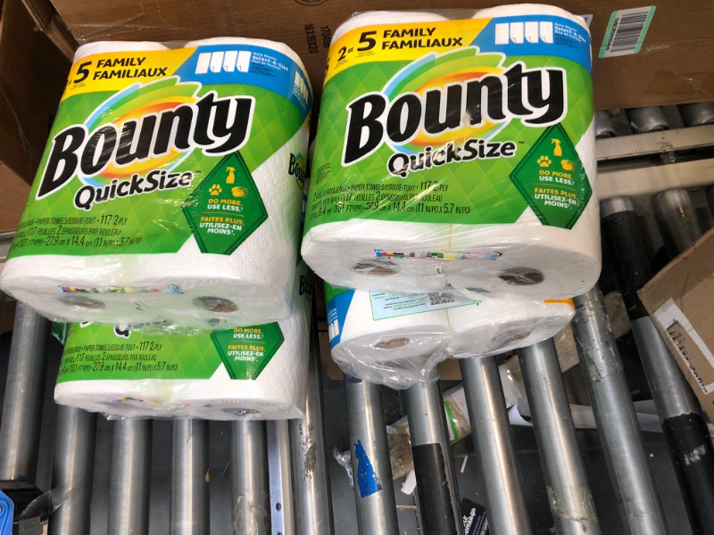Photo 3 of Bounty Select-A-Size Paper Towels, White, 8 Double Plus Rolls = 20 Regular Rolls 8 Count (Pack of 1)