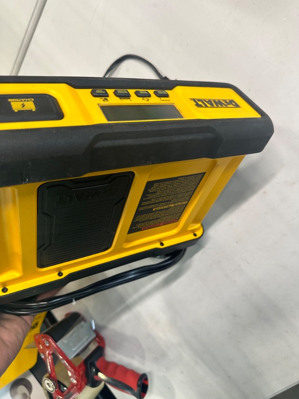 Photo 4 of DEWALT DXAEC100 DXAEC100 Professional 30-Amp Battery Charger and 3-Amp Maintainer with 100-Amp Engine Start, Yellow