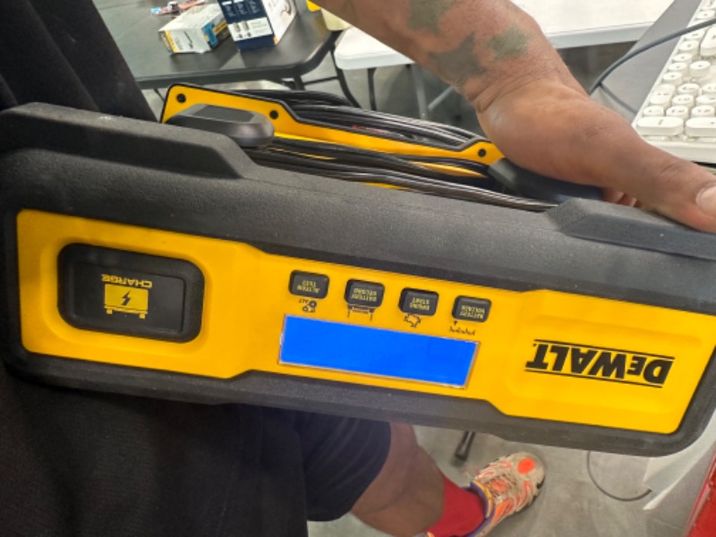 Photo 3 of DEWALT DXAEC100 DXAEC100 Professional 30-Amp Battery Charger and 3-Amp Maintainer with 100-Amp Engine Start, Yellow