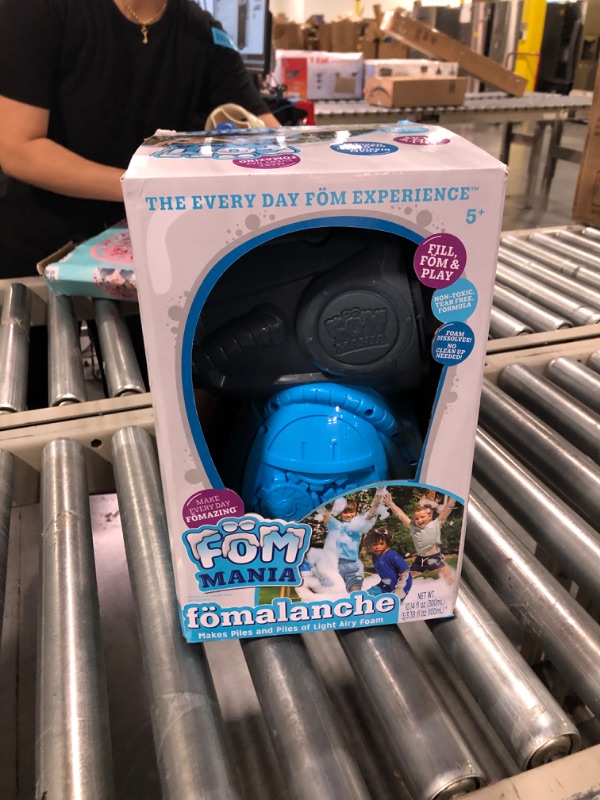Photo 2 of Fom Mania Little Kids Fomalanche Foam Machine|Non Toxic Kid Powered Foam Line|Bonus 21oz of Foam Concentrate to Make tons of Foam|Machine for Parties, Birthdays, Outdoor Fun, Blue (93035)