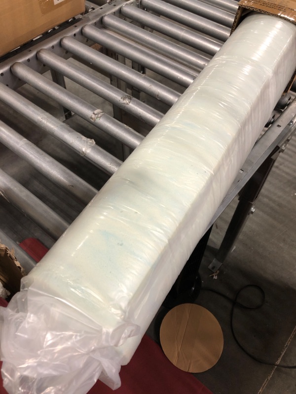 Photo 3 of Zinus 1.5 inch Swirl Gel Memory Foam Air Flow Topper Twin