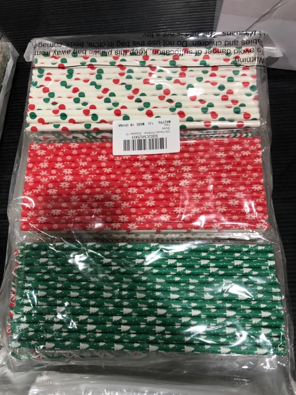Photo 1 of 250 Pieces Christmas Drinking Straws Christmas Green and Red Striped Dot Paper Drinking Straws with Christmas Tree Star Snowflake Gift Crutches Pattern for Christmas Party Supplies, 10 Styles
