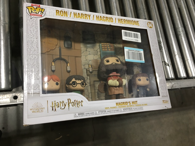 Photo 2 of Funko Pop! Moments Deluxe: Harry Potter - Hagrid's Hut, Ron, Harry, Hagrid, Hermione