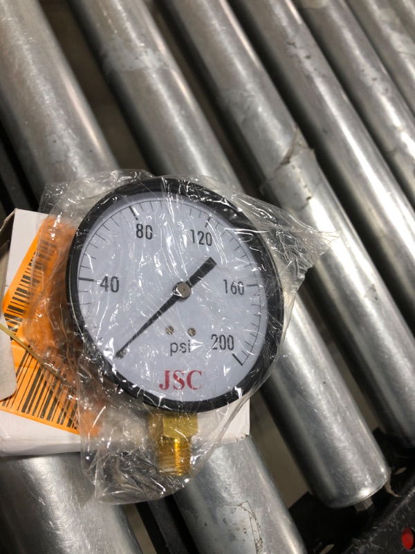 Photo 2 of 200 Psi 3-1/2 Pressure Gauge