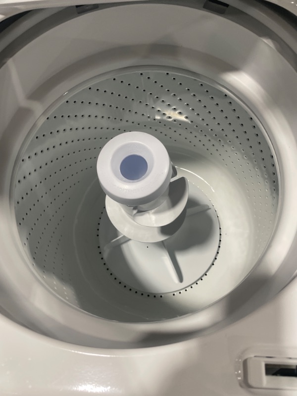 Photo 8 of Whirlpool 3.5-cu ft High Efficiency Agitator Top-Load Washer (White)
