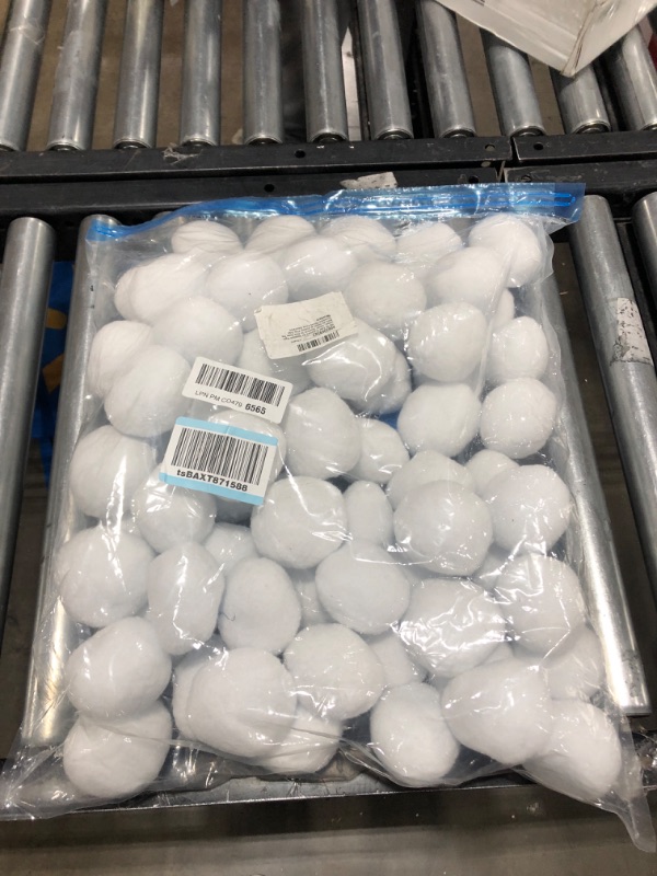 Photo 2 of 100 PC Fake Snowballs for Snowball Fight Indoor, Indoor Snowball for Kids,Snow Toy Balls for Indoor or Outdoor Play,Fake Snowballs Winter Xmas Decoration.