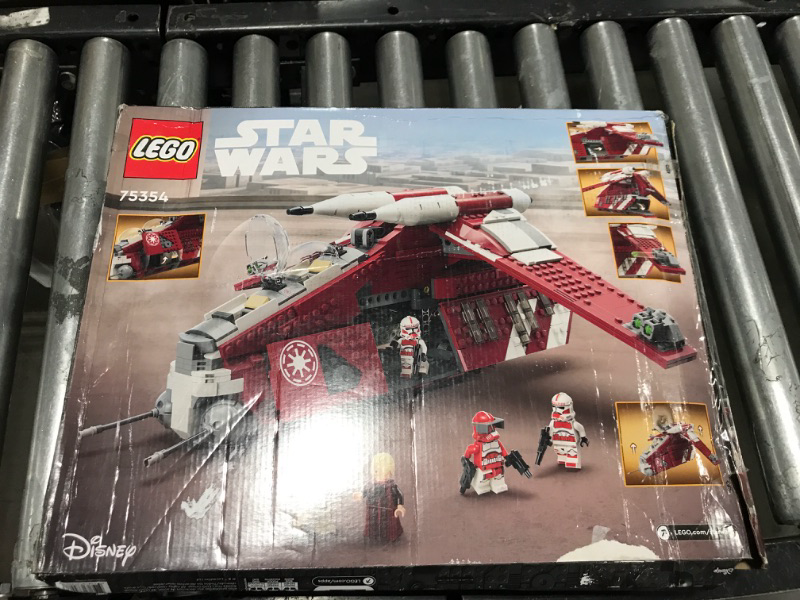 Photo 2 of LEGO Star Wars: The Clone Wars Coruscant Guard Gunship 75354 Buildable Star Wars Toy for 9 Year Olds, Gift Idea for Star Wars Fans Including Chancellor Palpatine, Padme and 3 Clone Trooper Minifigures