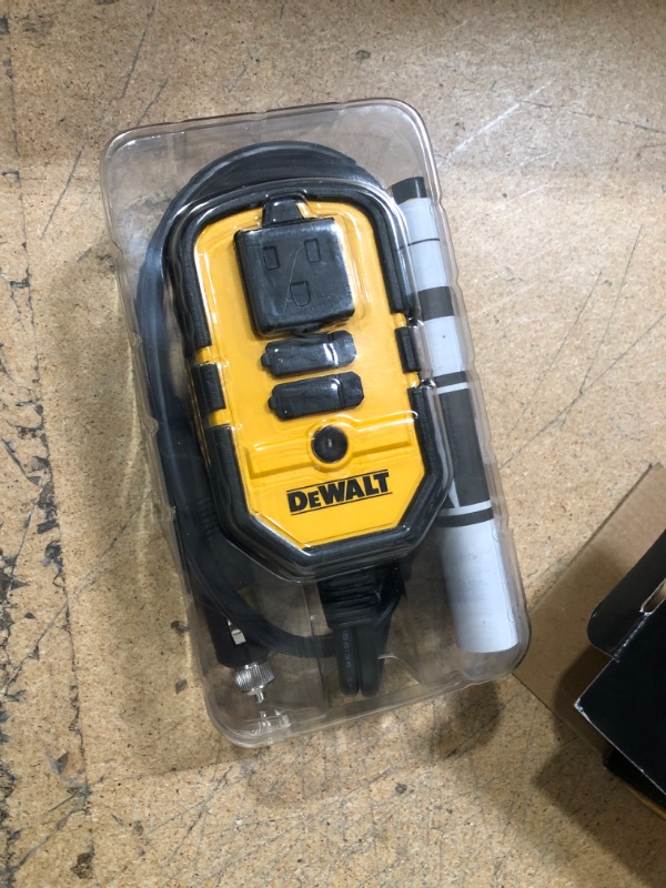 Photo 2 of DeWalt Power Inverter Dxaepi140