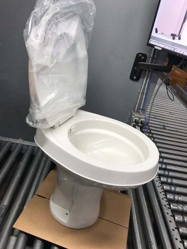 Photo 2 of 
Dometic 310 Standard Toilet - Oblong Shape, Lightweight and Efficient with Pressure-Enhanced Flush, White Perfect for Modern RVs
Color:White
Size:Standard Height
Style:Toilet