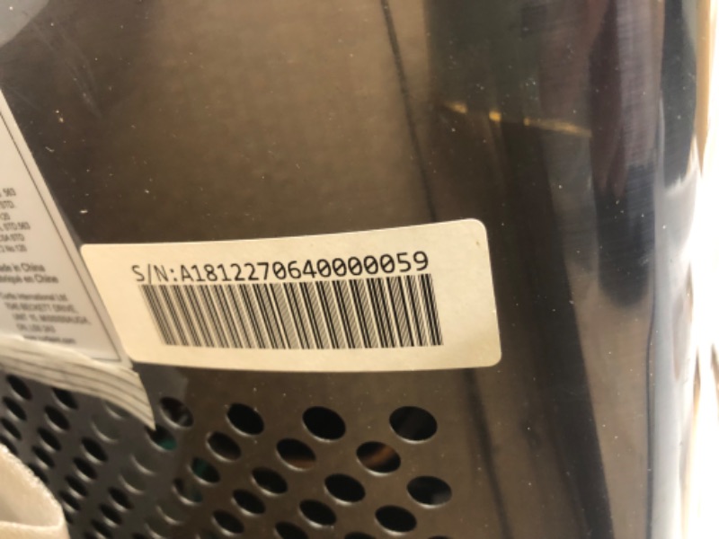 Photo 3 of [FOR PARTS, READ NOTES]
Frigidaire EFIC117-SSBLACK-COM EFIC117-SSBLACK 26 Lbs Portable Compact Maker, Stainless Steel Ice Making Machine, Medium, Black Stainless