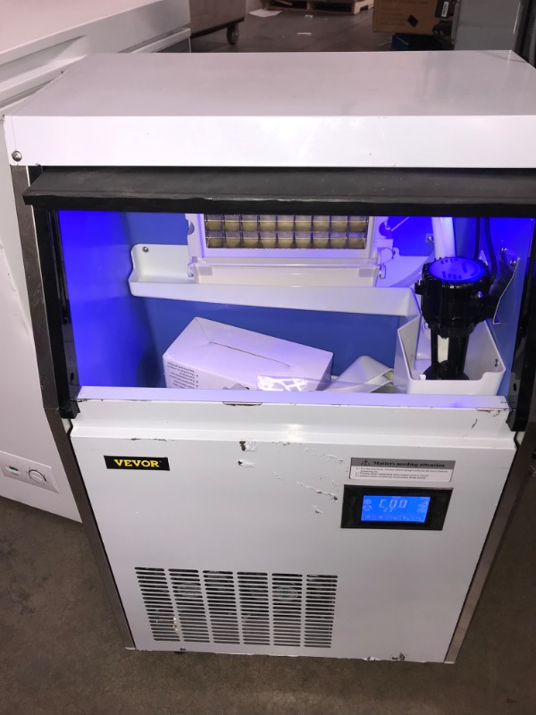 Photo 5 of *POWERS ON BUT CANT FULLY TEST** 19 lb. Bin Stainless Steel Freestanding Ice Maker Machine with 130 lb. 24 Hour Commercial Ice Maker in Silver
